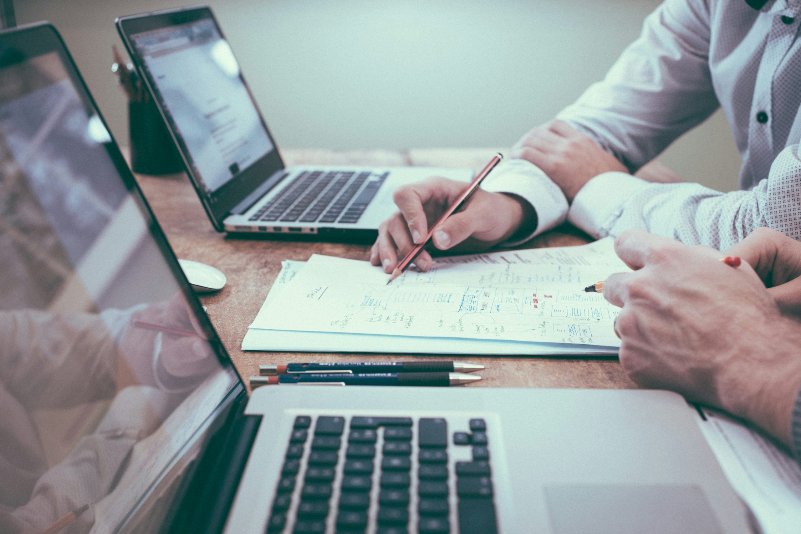 Cabinet de recrutement finance : Bon Talent vs Michael Page