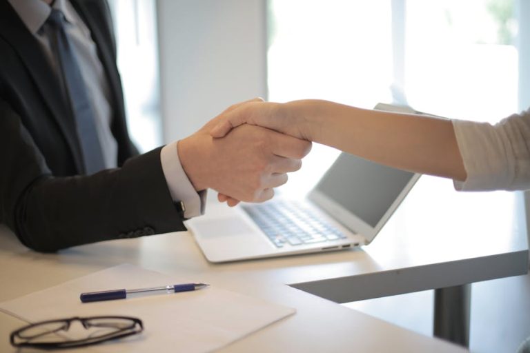 Recrutement interne vs cabinet : comment choisir ? | Bon Talent