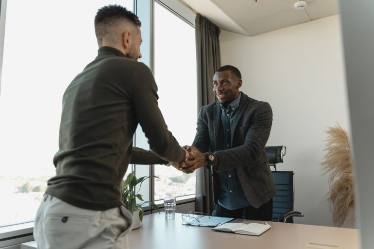 Recrutement défense énergie : secteurs qui embauchent | Bon Talent